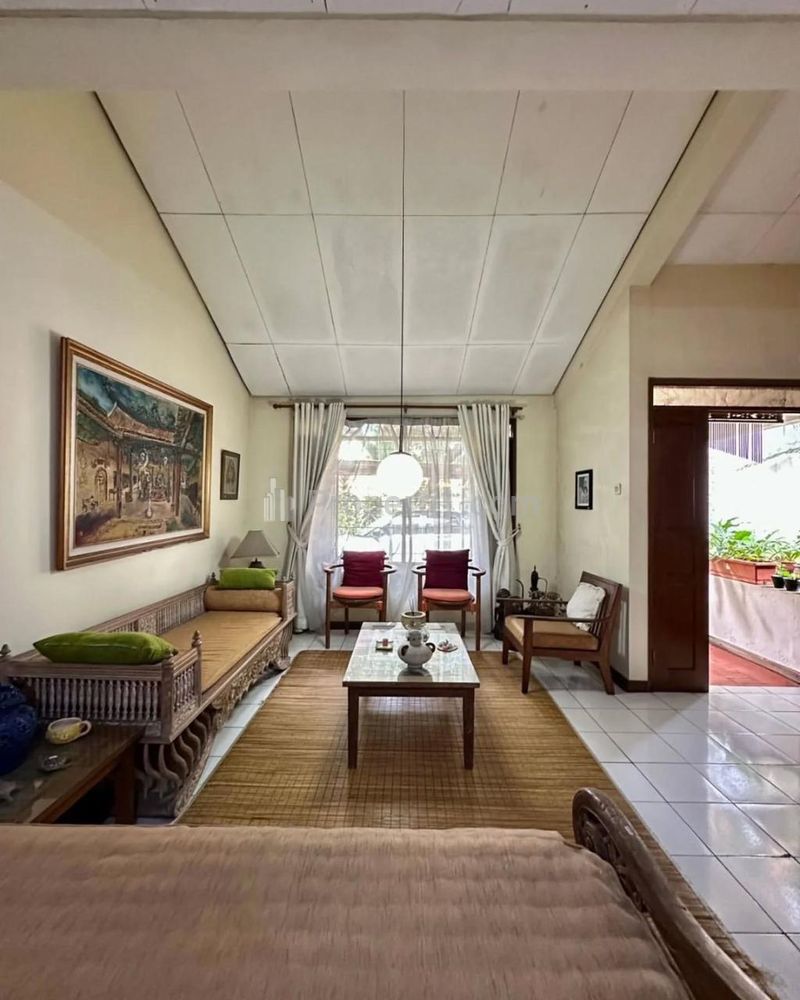 Dijual Rumah Besar dan Asri di Area Cilandak, Jakarta Selatan
