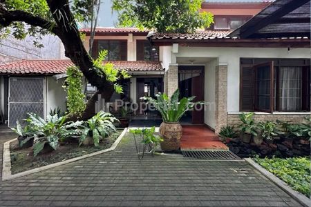 Dijual Rumah Besar dan Asri di Area Cilandak, Jakarta Selatan