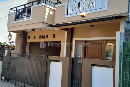 Rumah Dijual di Ceger Cipayung Jakarta Timur, Bonus Kos-kosan 5 Kamar, Dekat Stasiun LRT