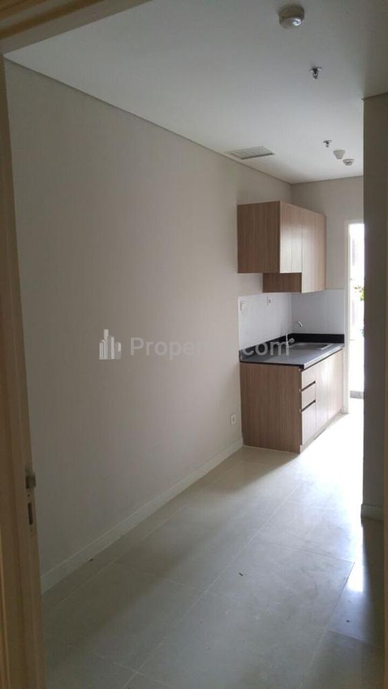 Disewakan Rumah Tinggal 2 Lantai Sudah Semi Furnished Harga Murah di Thompson Gading Serpong