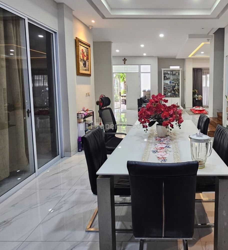 Jual Rumah Green Lake City Cluster Amerika Latin Boulevard 4+1BR Unfurnish Luas Tanah 180m2