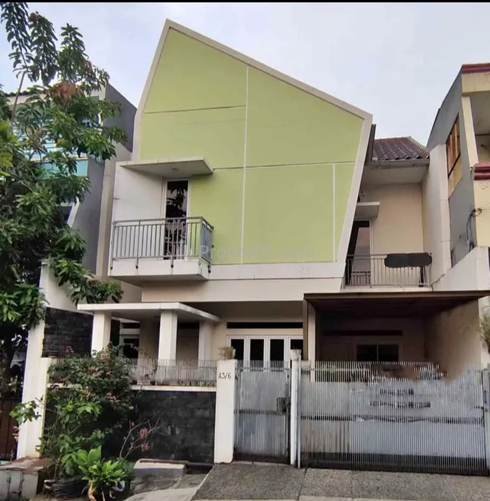 Dijual Rumah 2 Lantai Dalam Komplek Siap Huni di Jalan Juanda, Depok