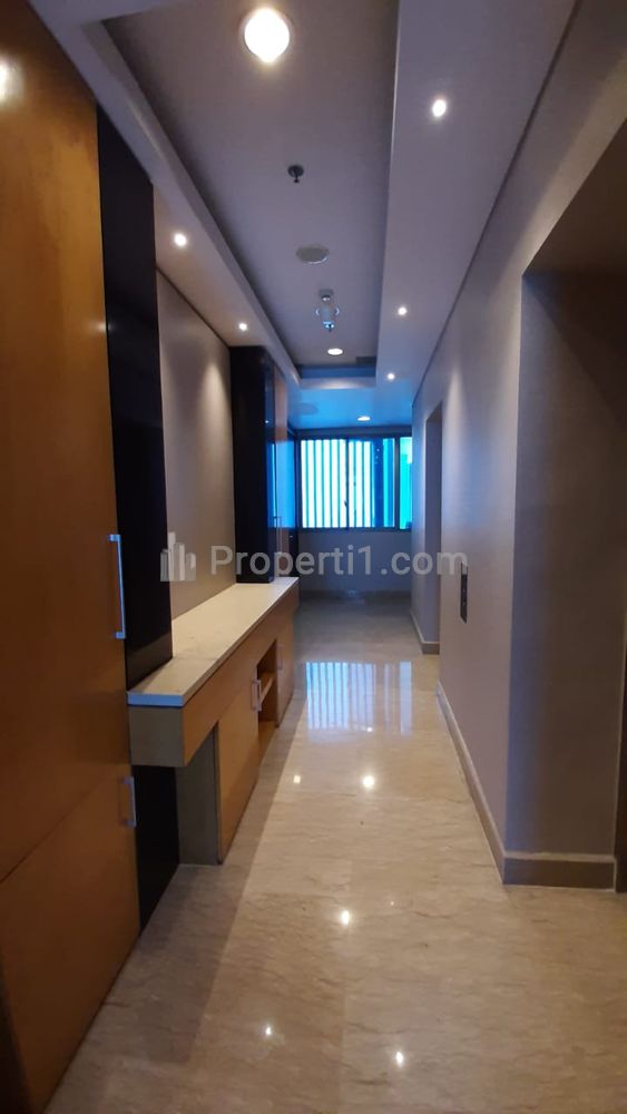 Dijual Apartemen Windsor, Puri Indah, Jakarta Barat - 3 BR Furnished