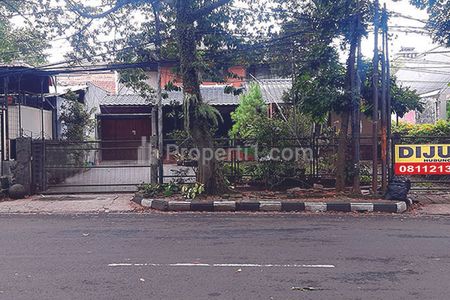 Jual Rumah Industrial Classic dengan Paviliun di Sayap Jl. Ir. H. Juanda Dago Bandung