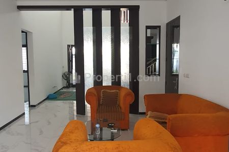 Dijual Segera Rumah Mewah Semi Furnish 2 Lantai di Papandayan Semarang, Ada Rooftop View Laut