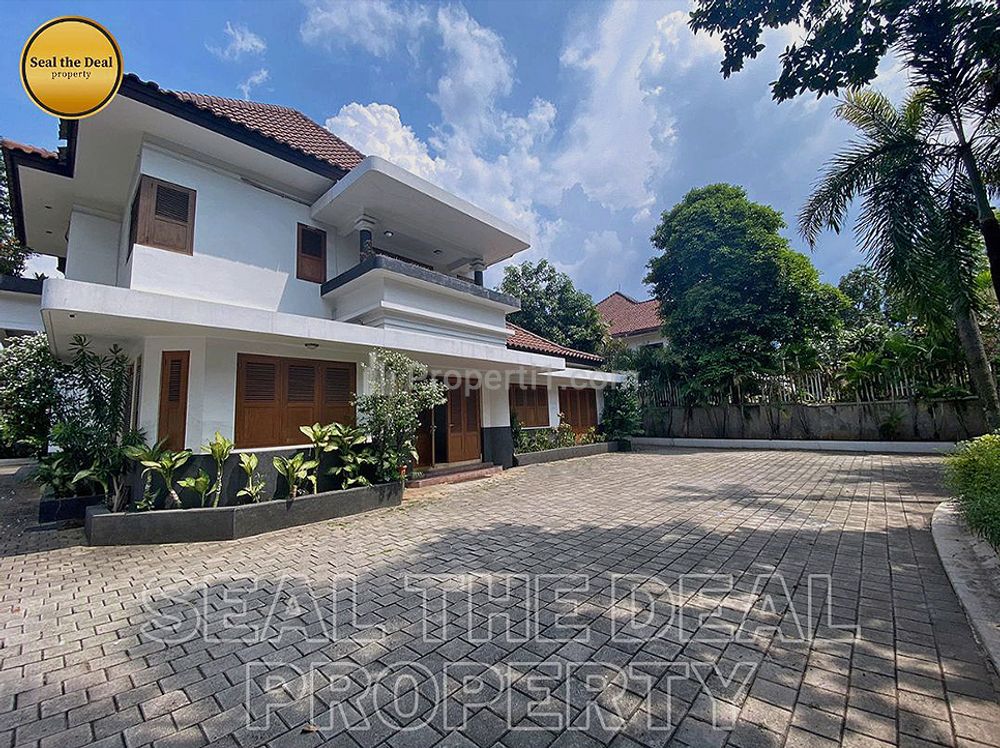 Disewakan Rumah Bisa untuk Kantor/Office di Menteng Jakarta Pusat STD331