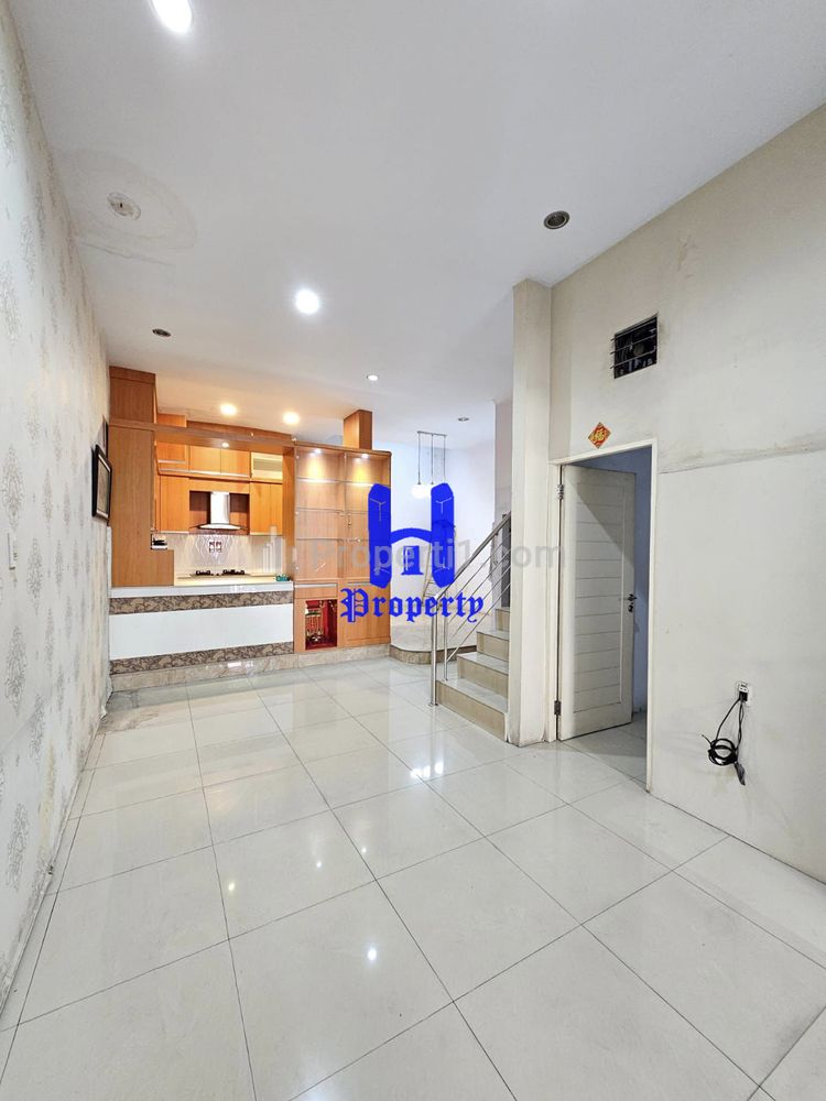 Dijual Rumah 2,5 Tingkat di Komplek Denai Avenue - Medan