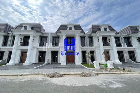 Jual Rumah 2 Tingkat di Komplek Citraland Helvetia Meda Blok B1 (Dekat Club House) Type Florence