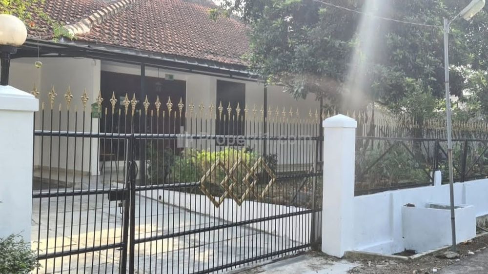 Jual Rumah Lama Luas dan Bagus di Ciwaringin Kota Bogor