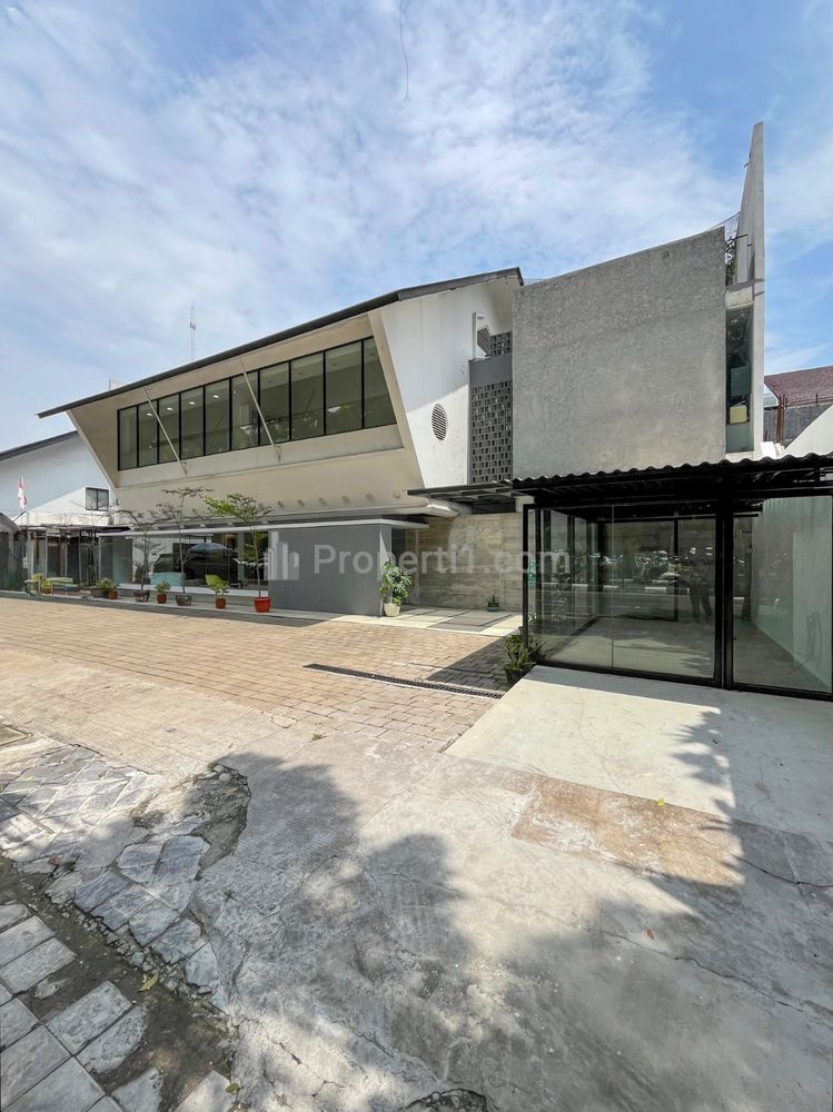 Jual Tempat Usaha untuk Kantor atau Klinik di Kebayoran Baru, Jakarta Selatan