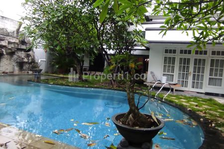 Jual Cepat Nego Rumah Siap Huni Ada Kolam Renang di Gaharu, Cipete Selatan, Cilandak, Jakarta Selatan