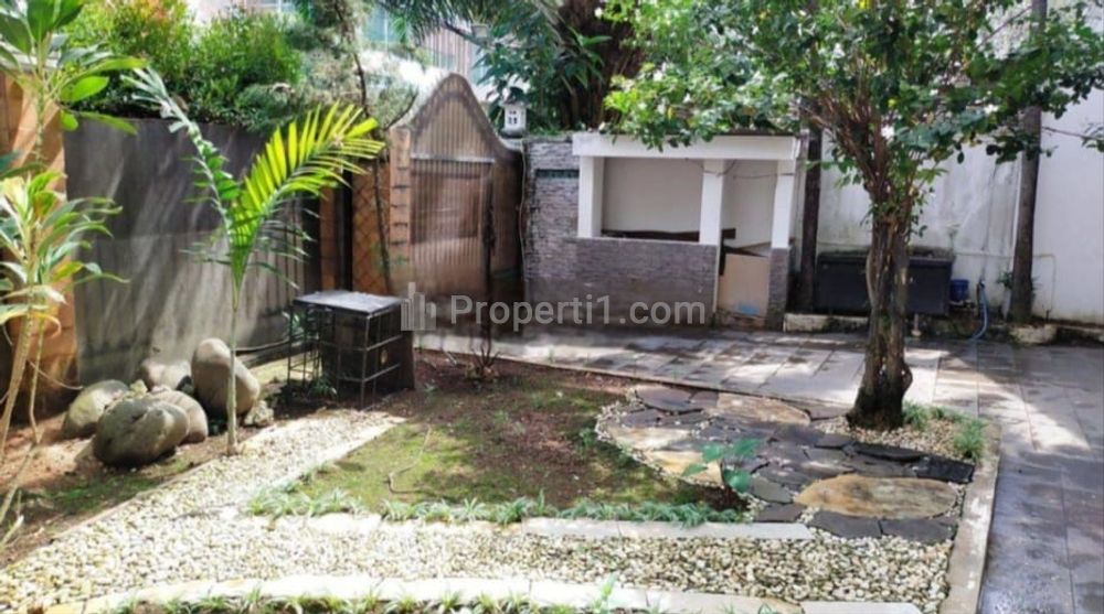 Sewa Murah Rumah di Menteng, Akses Dua Mobil Lega, Suasana Tenang Aman, Dekat Teuku Umar, Rasuna Said, Suwiryo, Jakarta Pusat