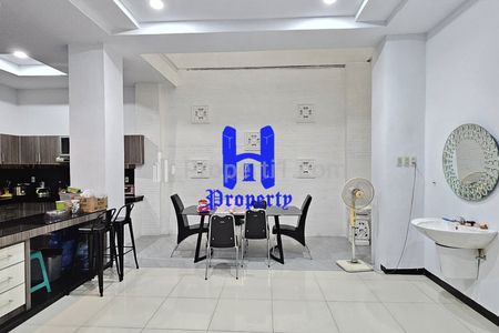 Dijual Rumah 2,5 Tingkat di Komplek Mutiara Residence - Medan