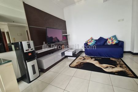 Disewakan Apartemen 2 BR Lantai Tinggi Furnish di Sudirman Park Jakarta Pusat