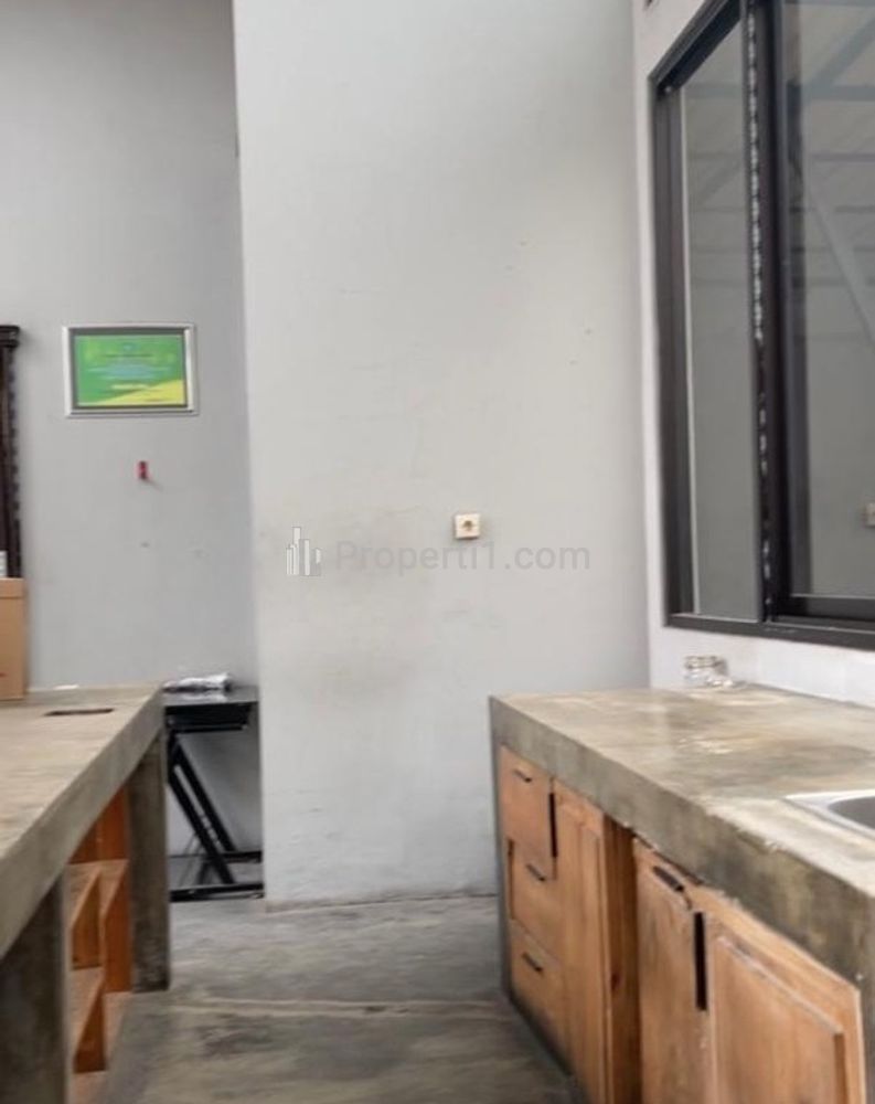 Jual atau Sewa Tempat Usaha untuk Cafe di Kav DPR Sidoarjo