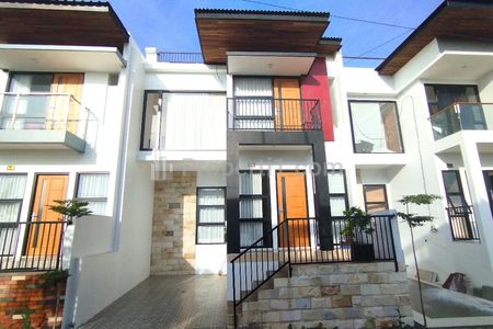 Jual Rumah Villa 2,5 Lantai di Oro-Oro Ombo, Kota Batu