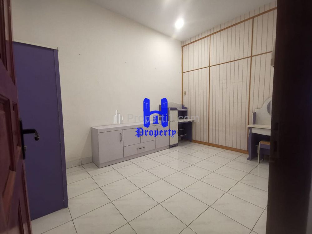 Dijual Rumah 4 Tingkat di Daerah Pusat Kota Jalan Letkol Martinus Lubis (Pusat Kota), Medan