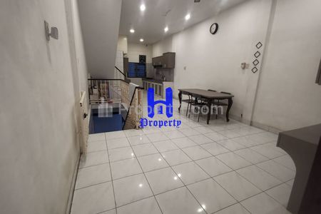 Dijual Rumah 4 Tingkat di Daerah Pusat Kota Jalan Letkol Martinus Lubis (Pusat Kota), Medan