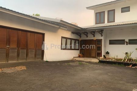 Dijual Rumah Mewah dengan Swimming Pool di Area Pejaten, Ragunan, Pasar Minggu, Jakarta Selatan