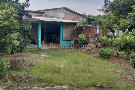 Dijual Rumah Hoek dengan Tanah Luas Sawangan Depok Investasi Terbaik Dekat Jalan Toll