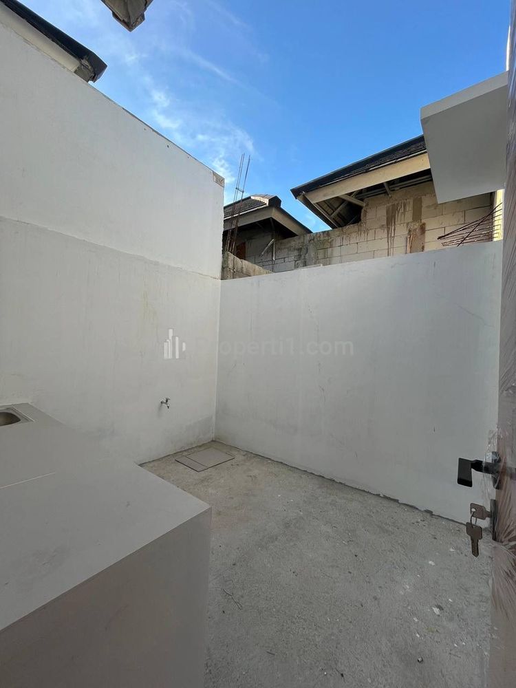 Jual Rumah di Perumahan Beverly Lake Parung Panjang Bogor