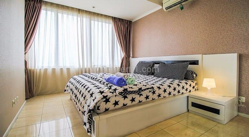 Disewakan Apartemen FX Residence Fully Furnished 3+1 BR