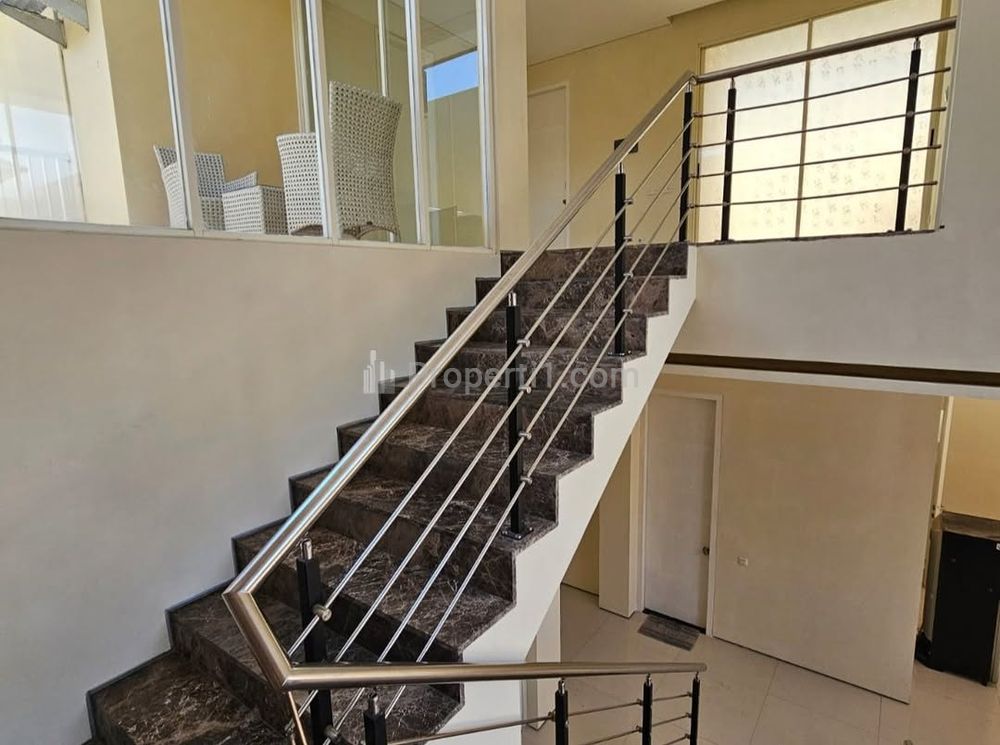 Dijual Rumah Minimalis Royal Residence Rosenberg Surabaya