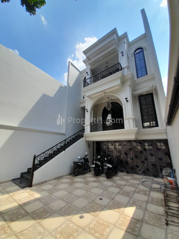 Jual Rumah 3 Lantai di Jagakarsa Jakarta Selatan