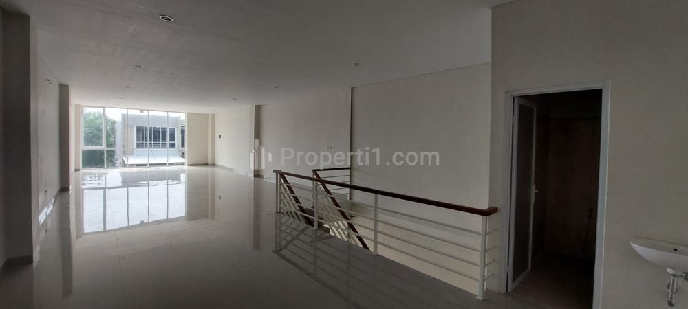 Dijual Gudang 2 Lantai dengan Konsep 4 In 1 Lokasi Strategis di Pulo Gadung Jakarta Timur