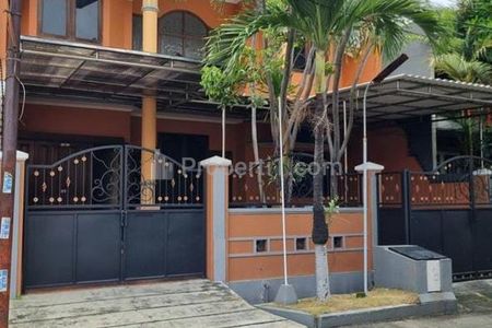 Dijual Rumah Jemursari Timur 2 Lantai Siap Huni Kondisi Terawat Dekat Raya Waru, Surabaya