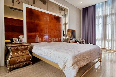 Jual Rumah Modern Tropis di Simprug Golf Kebayoran Lama Jakarta Selatan - 5 Kamar Tidur