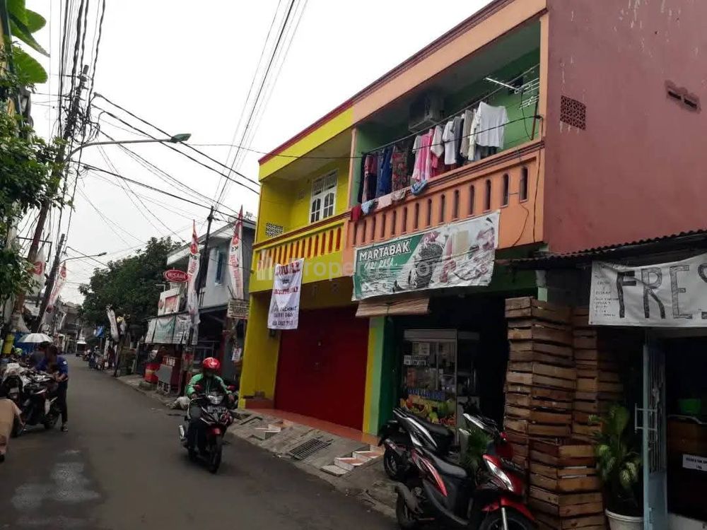 Disewakan Ruko Strategis Cocok untuk Segala Jenis Usaha di Pondok Bambu, Jakarta Timur