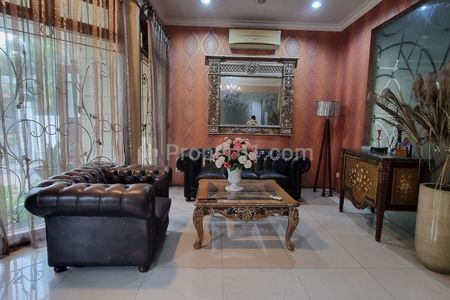 Sewa Rumah di Kuningan Jakarta Selatan - 5 Kamar Tidur Furnished