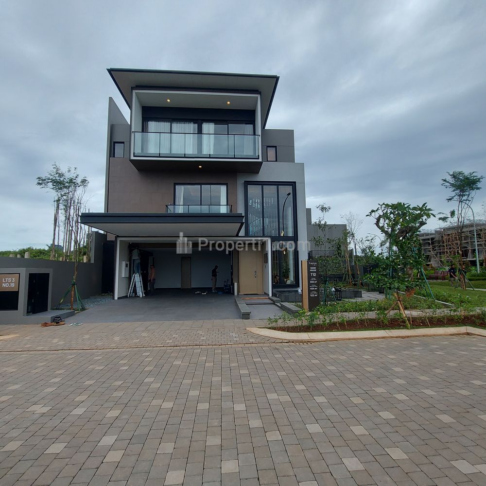 Dijual Rumah Mewah Lokasi Strategis di BSD City Tangerang