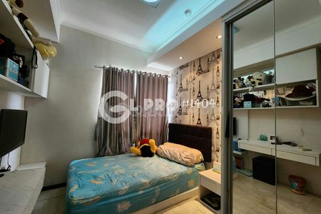 Disewakan Apartemen Royal Mediterania Garden 3+1 Bedrooms Private Lift Full Furnished di Central Park Mall Jakarta Barat