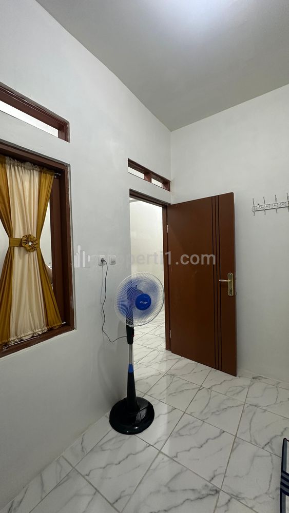 Sewa Kost-kostan di Jl. Haji Misan 28, Dekat ke Jalan Ciledug Raya Jakarta Selatan, Dekat Halte Busway Depan Univ. Budi Luhur, Bangunan Masih Baru