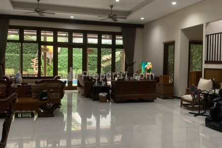 Dijual Rumah Mewah dengan Swimming Pool di Area Pejaten, Ragunan, Pasar Minggu, Jakarta Selatan