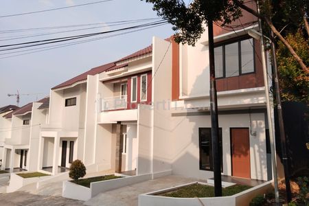 Rumah Dijual 2 Lantai Dalam Komplek di Cinere Depok