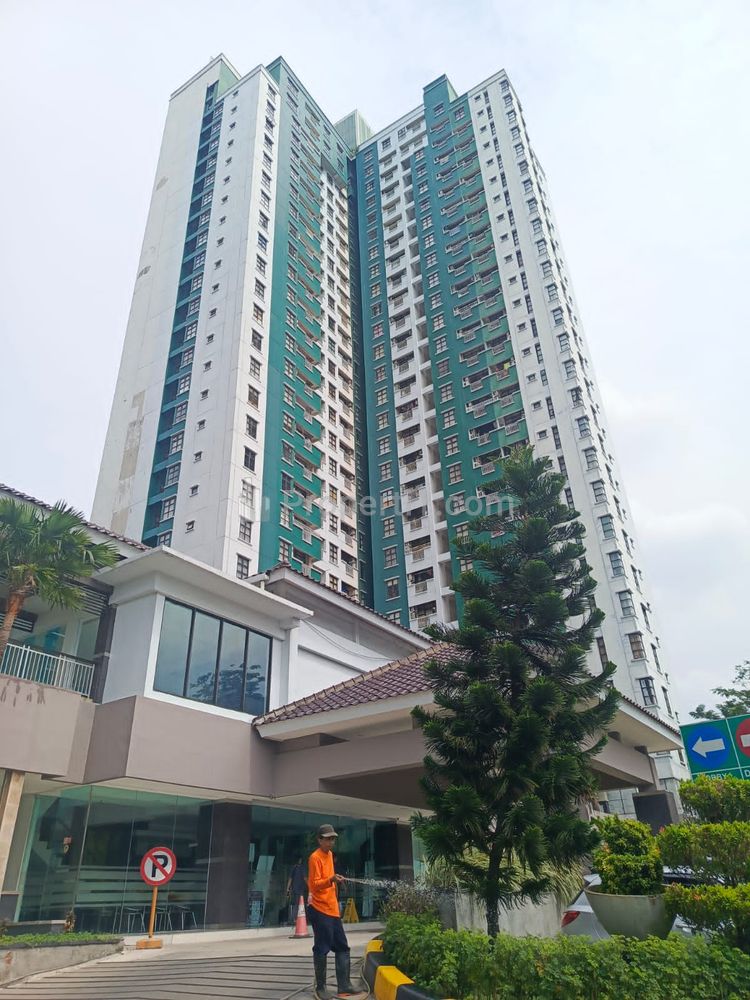Apartment Building