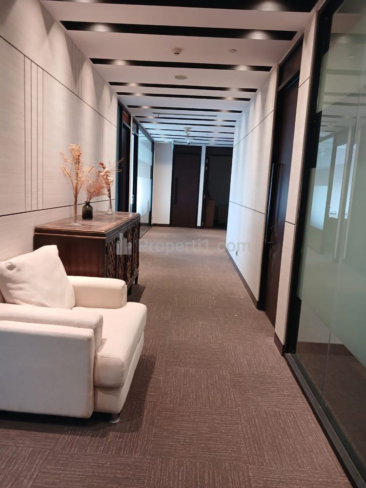 Disewakan Office Space Fully Furnished di DBS Tower, Jakarta Selatan