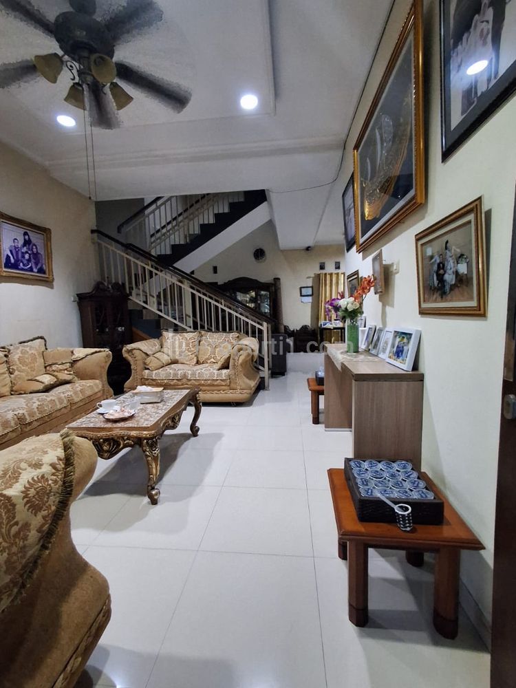 Dijual Rumah 2 Lantai Siap Huni 6 Kamar Tidur di Kramatjati (Kramat Jati), Jakarta Timur