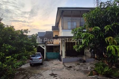 Dijual Rumah Besar Samping Taman Kota, 100 Meter dari Kampung Rambutan, Jakarta Timur