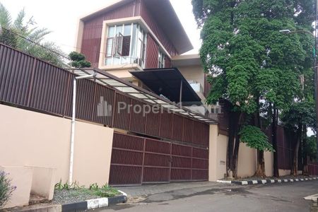 Jual Rumah Mewah Ada Kolam Renang di Simprug, Dekat Senayan, Sinabung, Hang Lekir, Hang Tuah, Grogol Selatan, Kebayoran Lama, Jakarta Selatan