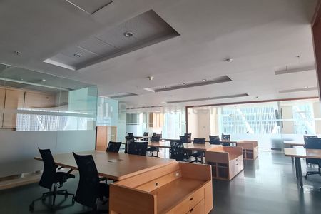 Dijual Ruang Kantor di Equity Tower Jakarta Selatan, Size 1123 m2, Lantai Sedang