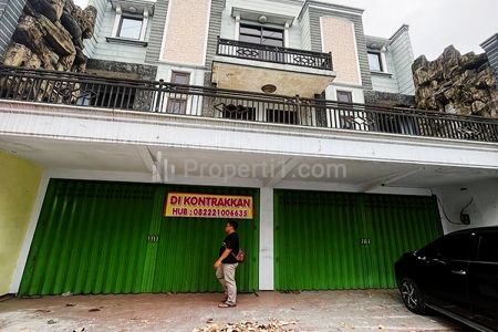 Sewa Ruko 3 Lantai di Mojoagung Jombang Dekat Pasar Mojoagung Jombang, RS PKU Muhammadiyah Mojoagung, SMA Negeri Mojoagung Jombang