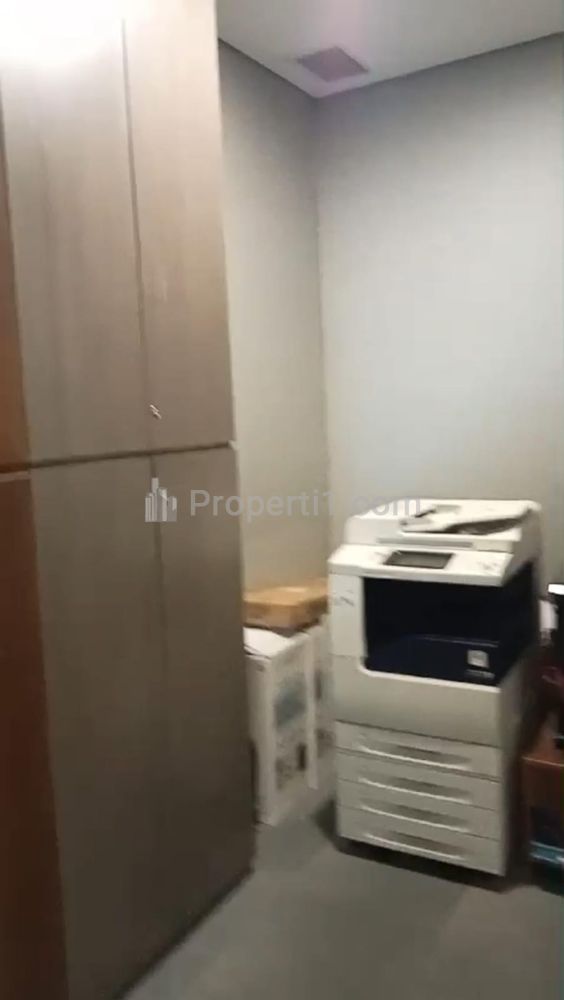 Sewa Ruang Kantor/ Office Space District 8 Treasury Tower, SCBD Jakarta Selatan - Luas 172sqm
