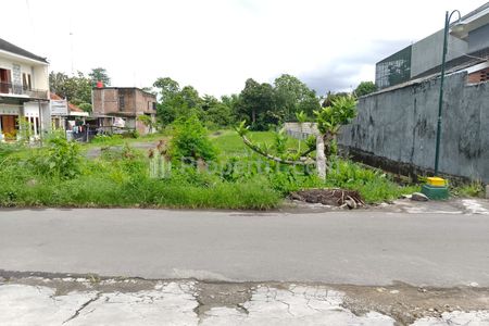 Dijual Tanah Murah Strategis di Baturan Trihanggo Jl. Kabupaten Sleman Yogyakarta