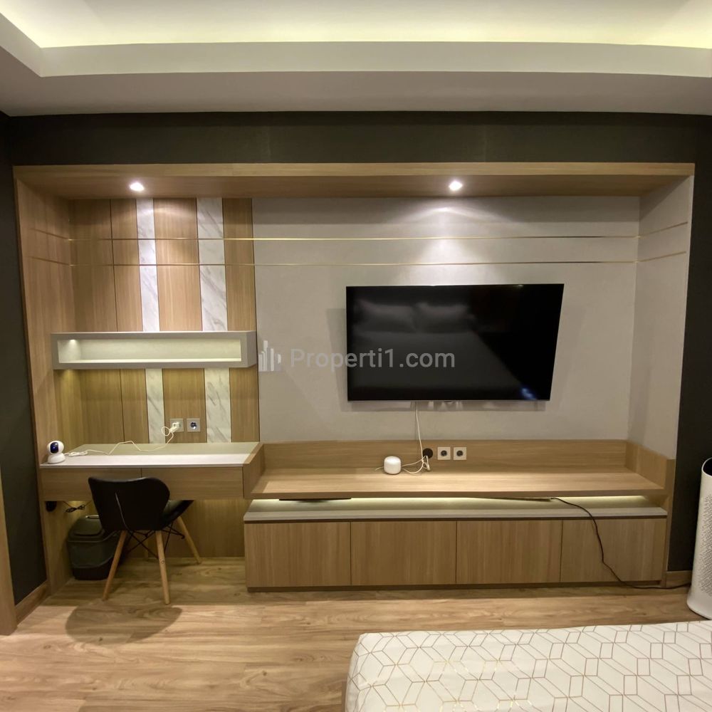 Master Bedroom - TV wall