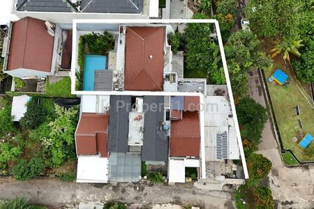 Dijual Rumah di Villa Arteri, Kelapa Dua, Kebon Jeruk, Jakarta Barat, Ada Kolam Renang