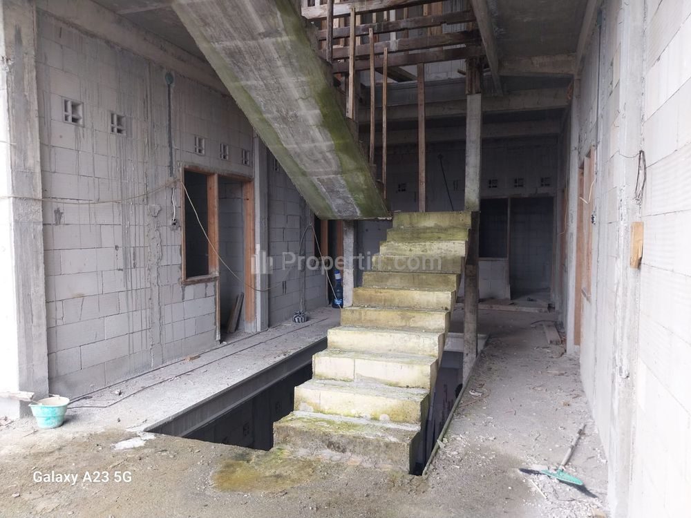 Dijual Kost-kostan Apa Adanya ke Kampus UB Malang (Bisa Jalan Kaki) Kamar Tidur Ada 24